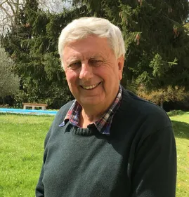 Royaume-Uni : le Combréen Keith Bloomfield, ancien diplomate...